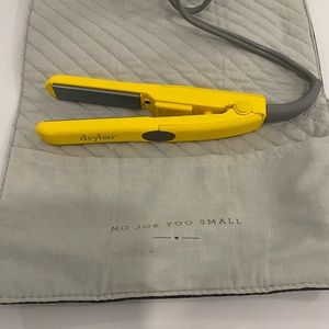 Drybar travel sized flat iron